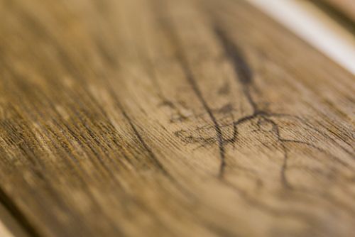Bodenbelag Vinylboden Der sogenannte CV-Belag, PVC- oder Vinylboden nimmt nur wenig Höhe in Anspruch und eignet sich grade für einen Bodenbelag, der aufgesetzt wird. Die verschiedenen Designs machen auch optisch was her.