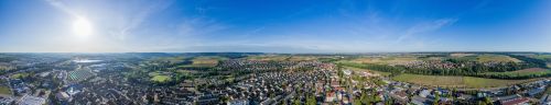 Neuenstadt Panorama Der zum Landkreis Heilbronn dazu gehörende Ort Neuenstadt, ist die Heimat von der Firma Maler Carl. Bereits in vierter Generation hat hier der Malerbetrieb seine Zugehörigkeit.