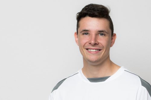 Mit Maurice Carl, der 2017 die Gesellenprüfung zum Maler und Lackierer mit Erfolg abgelegt hat, färbt unsere Tradition bereits auf die fünfte Generation ab
